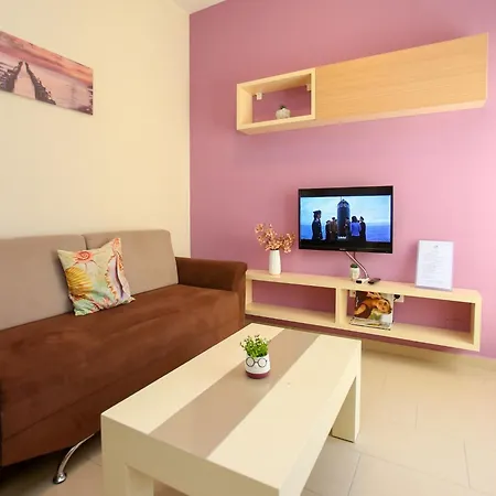 In Albania Near Marina Bay Appartement *